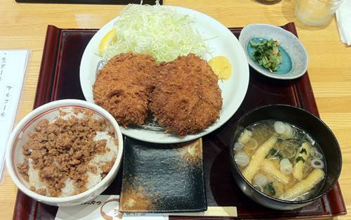 まる兵衛 メンチカツ定食.JPG