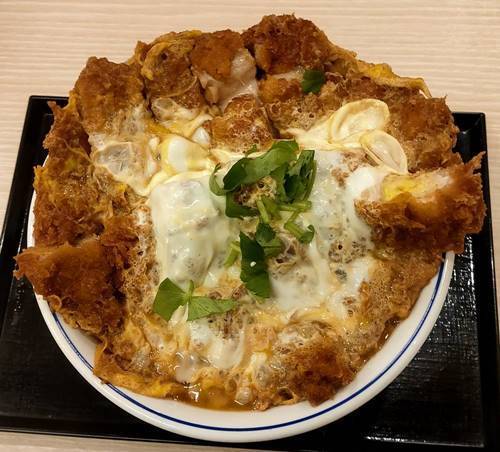 かつや 親子カツ丼 ジャンボチキンカツに卵2個でボリューム満点 バイク好きペケの気ままにブログ