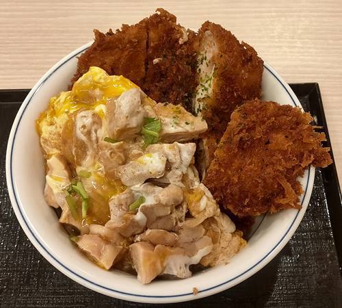 かつや 親子丼とタレカツの合い盛り丼.jpg