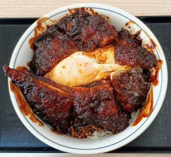 かつや 黒味噌チキンカツ丼.jpg
