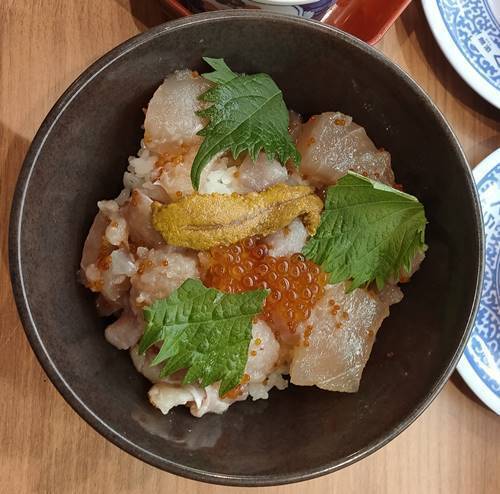 くら寿司 感動のくらランチ 旬の海鮮丼.jpg