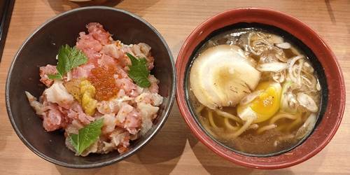 くら寿司 海鮮丼ランチ(麺セット).jpg