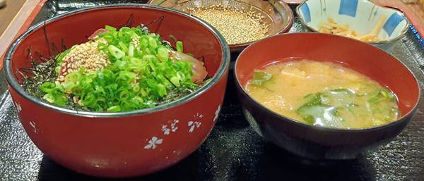 こつこつ庵 関さば琉球丼定食(1).jpg