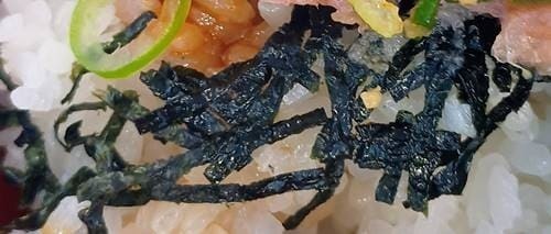 すき家 まぐろユッケ丼 海苔.jpg