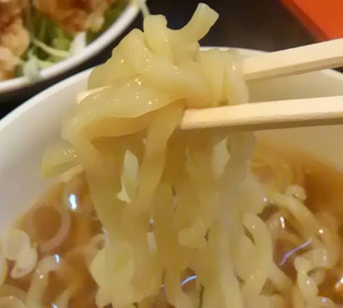 中華のんき ミニラーメン 麺.JPG