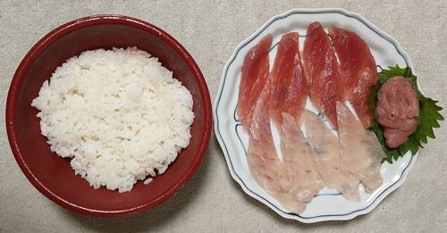 はま寿司 寿司屋のまぐろ丼 まぐろネタ&酢飯.jpg