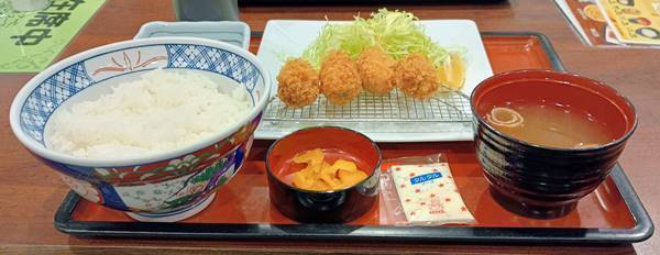 まるまつ カキフライ定食(1).jpg
