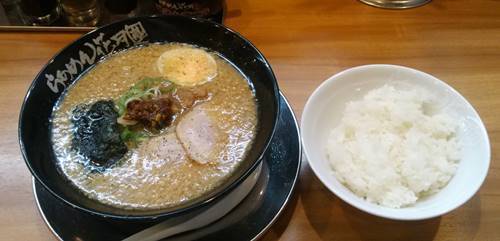 らあめん花月嵐 げんこつ醤油らあめん&半ライス.JPG