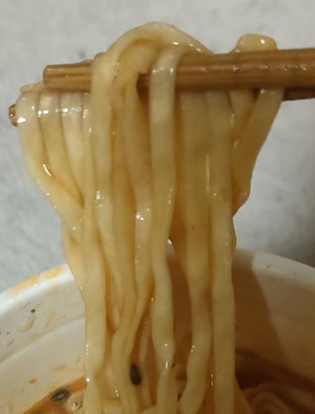カップヌードル タッカルビ 麺.jpg