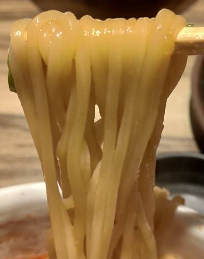 カルビ大将 カルビラーメン 麺.jpg