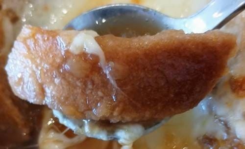 ココス オニオングラタンスープのココット焼き バケット.jpg