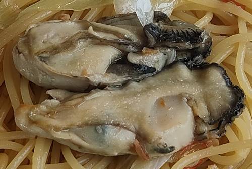 ココス 広島県産牡蠣の和風ペペロンチーノ パスタランチ 牡蠣.jpg