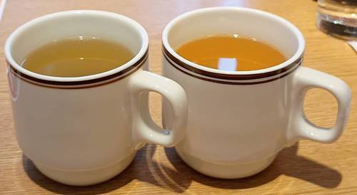 ココス 貝出汁のわかめスープ＆ベーコンとオニオンのチキンコンソメスープ.jpg