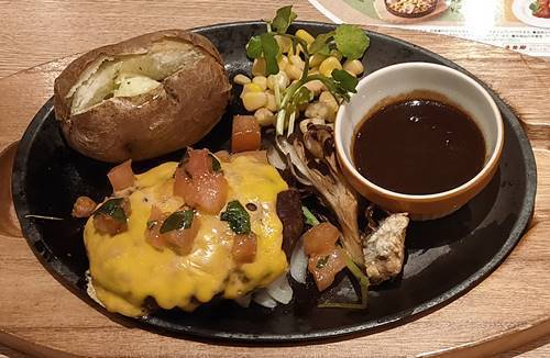 ココス 黒毛和牛ハンバーグ.jpg