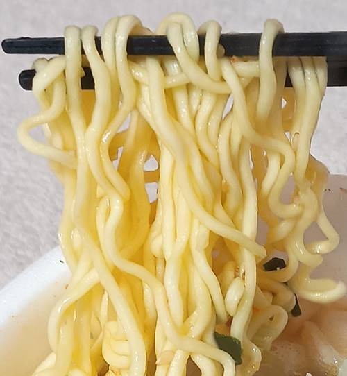 サッポロ一番 大人のみそラーメンどんぶり ごま香る担々風 菰田欣也監修 (8).jpg
