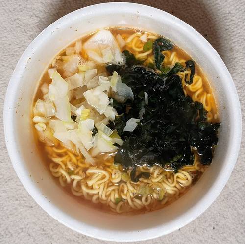 サッポロ一番 大人のみそラーメンどんぶり ごま香る担々風 菰田欣也監修 アレンジ.jpg