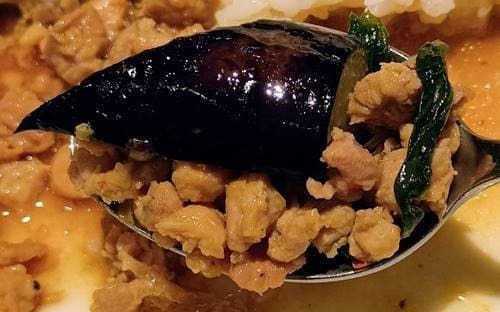 デニーズ 鶏肉のバジル炒めごはん~ガパオ・ガイ 挽き肉&茄子.jpg