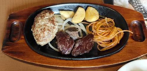 ハンバーグ&一口てっぱんステーキランチ.jpg