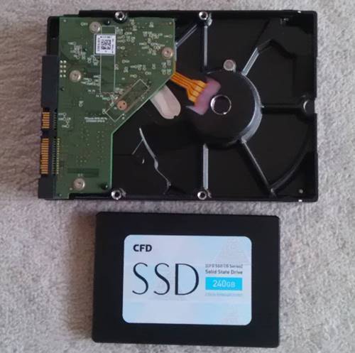 ハードディスク＆SSD.JPG