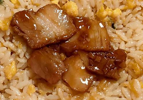 ファミリーマート ねぎ油と黒マー油で仕上げた！チャーシュー炒飯 チャーシュー.jpg