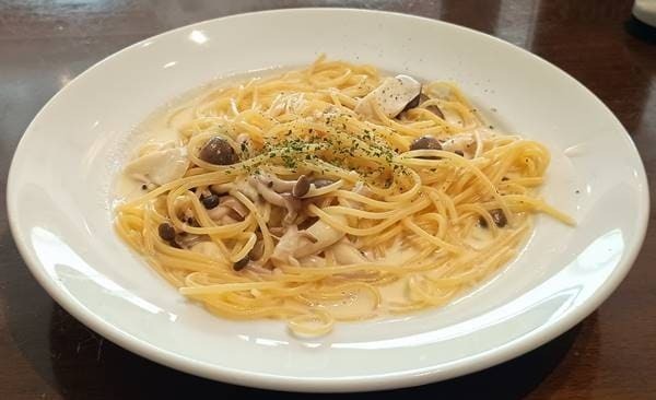 マンマ・マリィ きのこいっぱいクリーム(1).jpg
