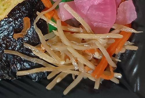 ミニストップ 海苔弁当（大麦入り）きんぴらごぼう.jpg