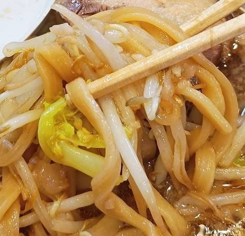 ラーメン ビリー 豚出汁ラーメン 麺.jpg