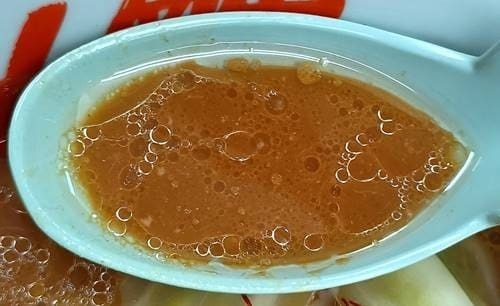 ラーメン山岡家 特製カレーとんこつラーメン スープ.jpg