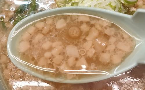ラーメン山岡家 背脂醤油ラーメン スープ.jpg