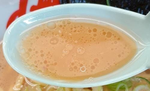 ラーメン山岡家 醤油ラーメン スープ.jpg