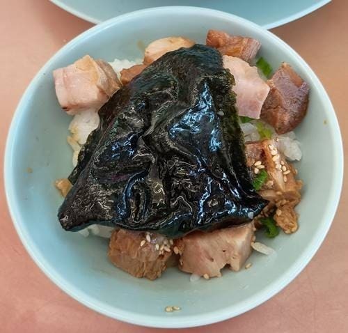 ラーメン山岡家 醤油ラーメン ランチ サービスセットA コロチャーシュー丼 海苔巻き.jpg