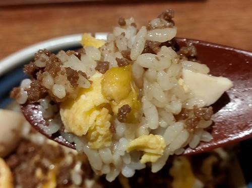 ローストビーフ星 そぼろ丼(1).jpg