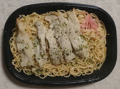 ローソン 大盛！豚カルビの塩焼きそば.jpg
