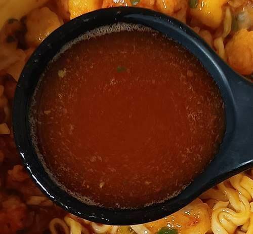 ローソン 海鮮チゲラーメン 50％増量 スープ.jpg
