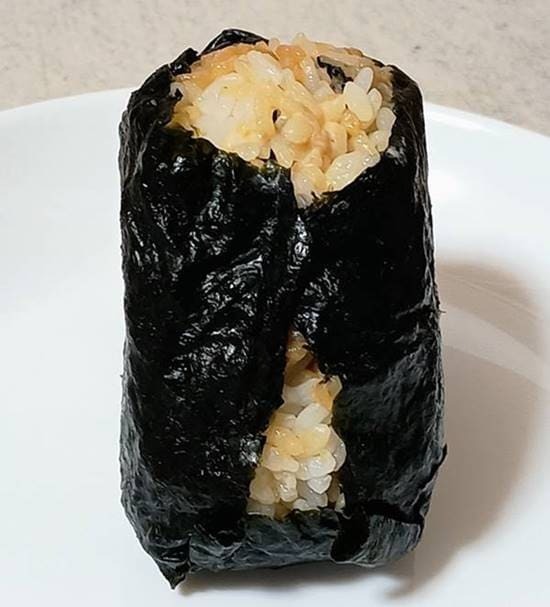 ローソン 盛りすぎ！チャーシューマヨネーズおにぎり(1).jpg