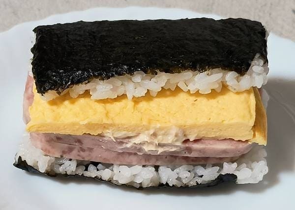 ローソン 盛りすぎ！ポーク玉子（シーチキンマヨネーズ (1).jpg