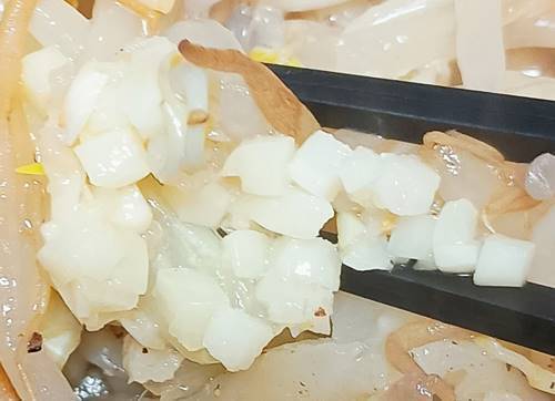 ローソン 盛りすぎ！満腹濃厚豚ラーメン にんにく.jpg