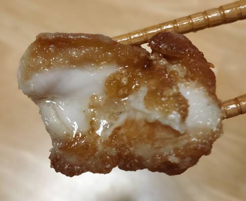 中津からあげ もり山 鶏モモ肉唐揚げ 断面.jpg