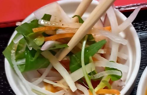 中華料理 彩鳳 豚肉とニンニクの茎炒め定食 サラダ.jpg