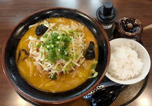 中華麺食房 三宝亭 野菜たっぷり味噌らーめん&半ライス.jpg