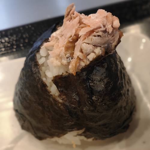 丸亀製麺 鮭おむすび.jpg