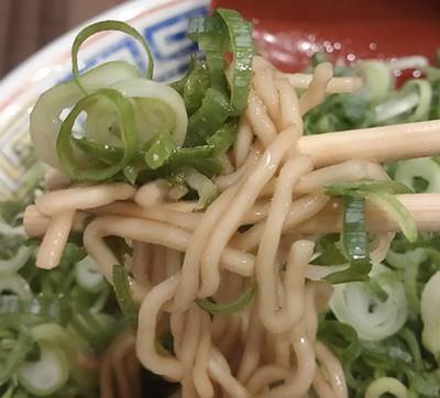京屋台 中華そば 古都ら ばかねぎラーメン 麺&九条ねぎ.jpg