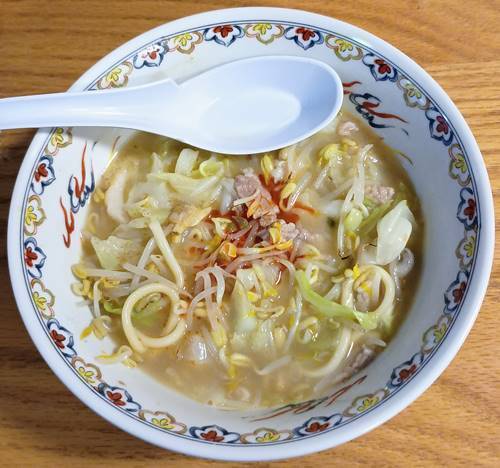 協和飯店 ちゃんぽん 辣油投入.jpg