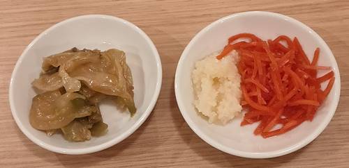 博多ラーメン 駿蔵 紅生姜&にんにく&ザーサイ.jpg
