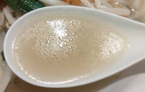 台湾点心房 海鮮野菜タン麺 スープ.jpg