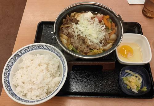 吉野家 黒毛和牛すき鍋膳.jpg