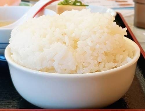 四季紅 青椒肉絲ランチ おかわりライス.jpg