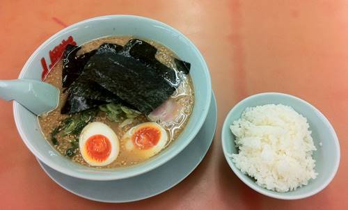 山岡家 味噌ラーメン＆半ライス.JPG