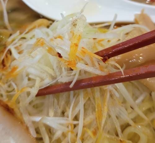 幸楽苑 スペシャル塩らーめん 千切りネギ.jpg