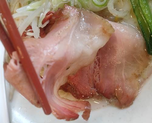 幸楽苑 牛骨野菜らーめん ローストビーフ.jpg